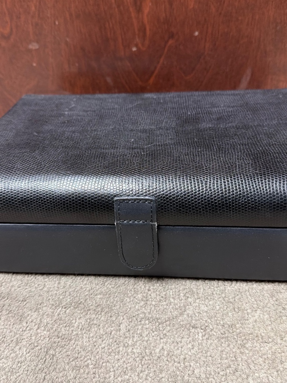 Tech Swiss Black Leather Valet Box